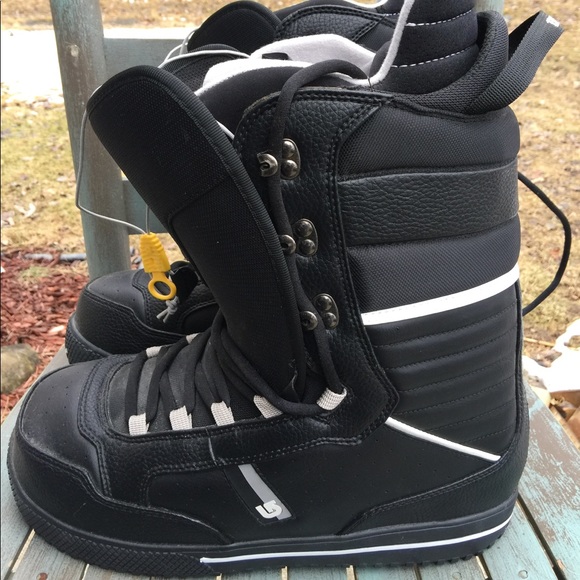 burton poacher boots